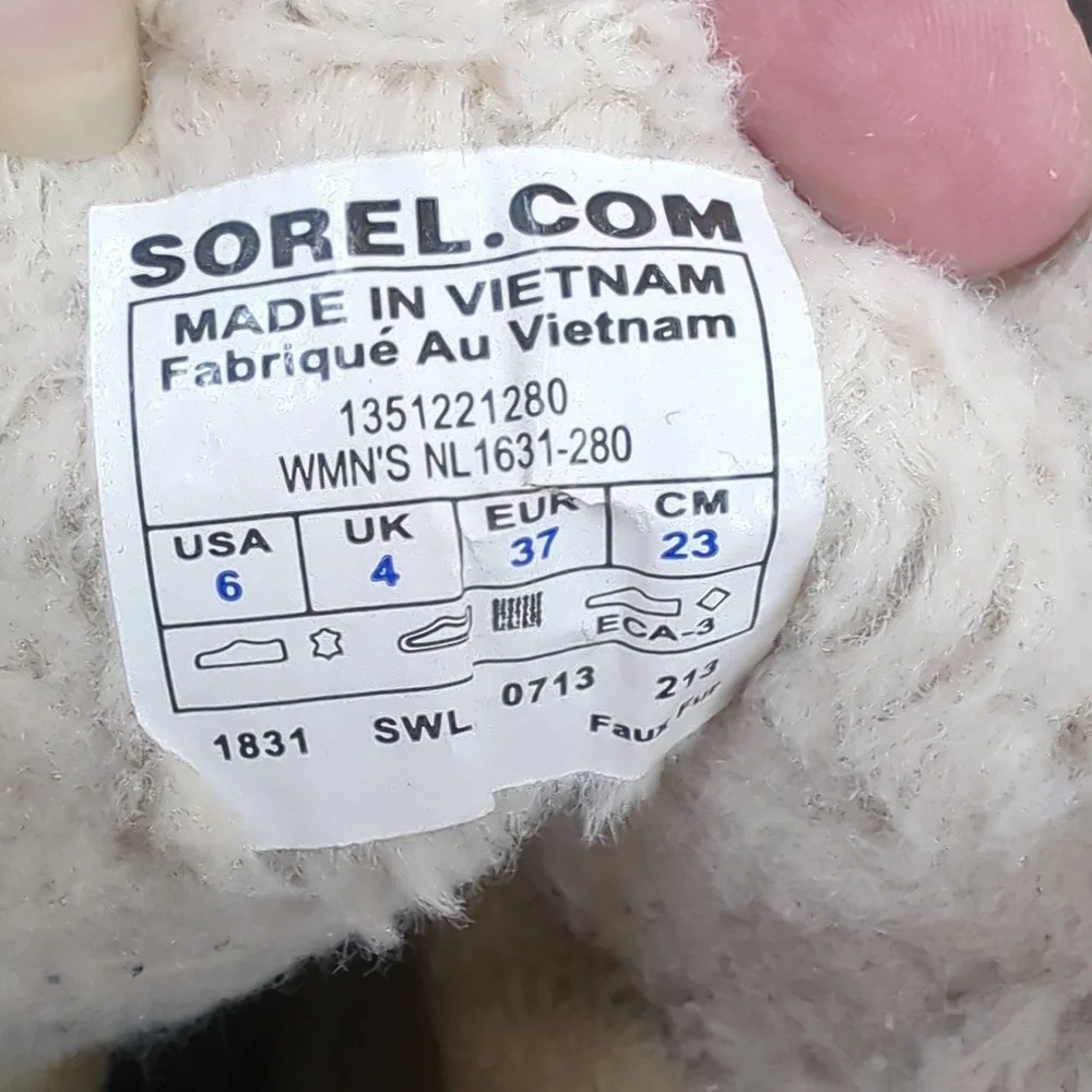 Sorel Tan and Black Winter Boots - Picture 7 of 8
